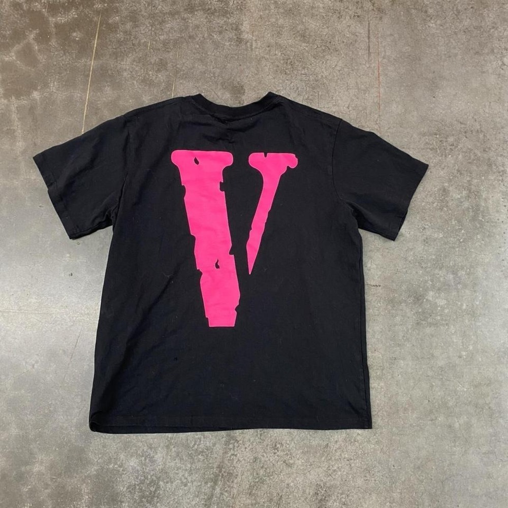 VLONE Black T-Shirt Pink V Logo Streetwear Tee Mens Size M